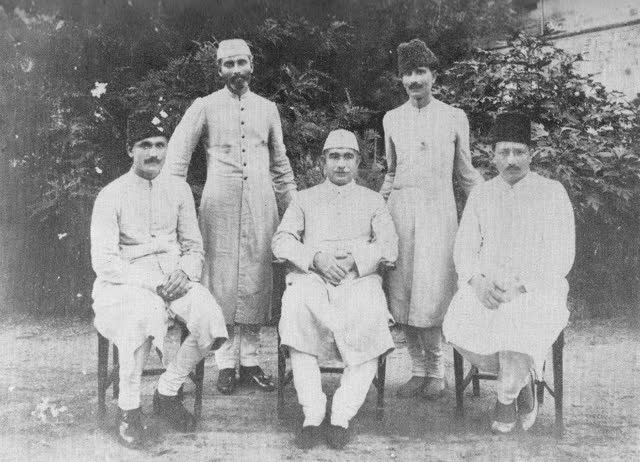 Congress decides to boycott the Simon Commission